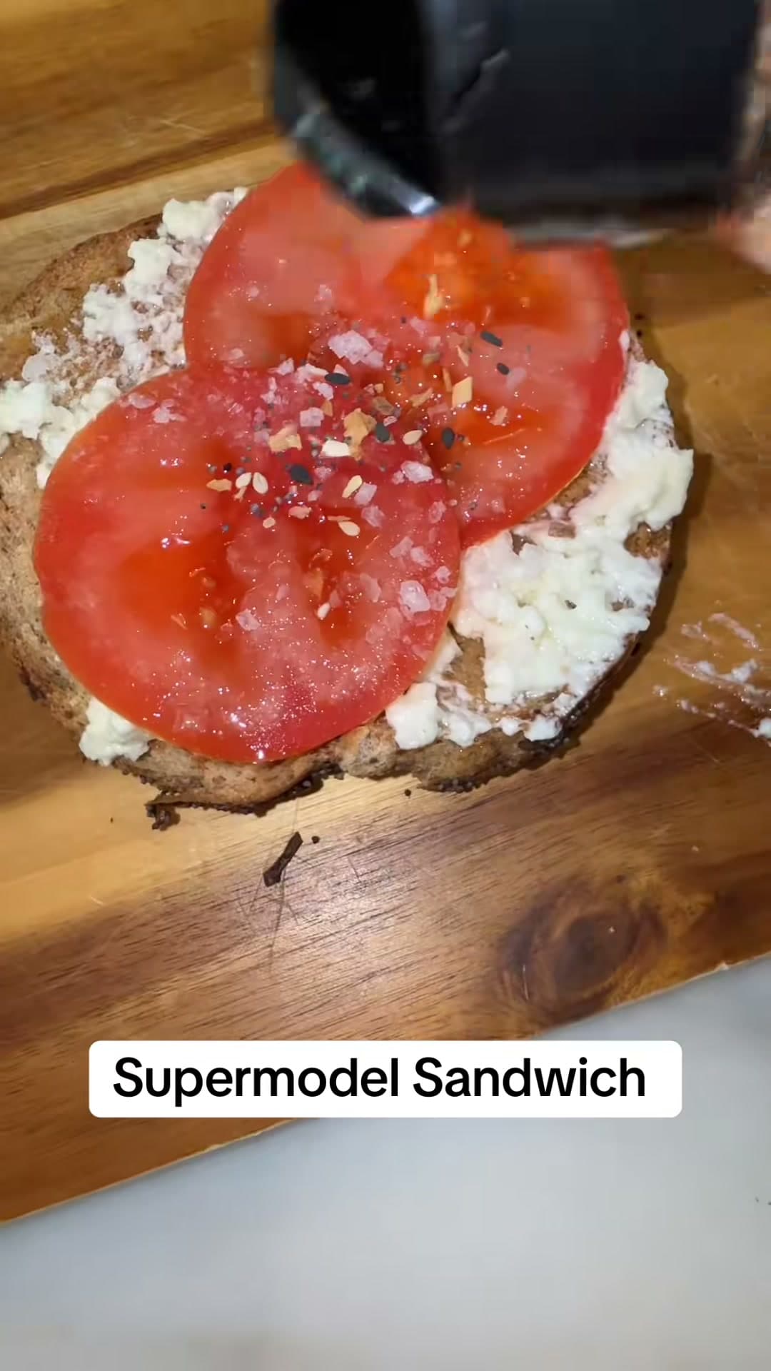Turkey Pesto Bagel Sandwich