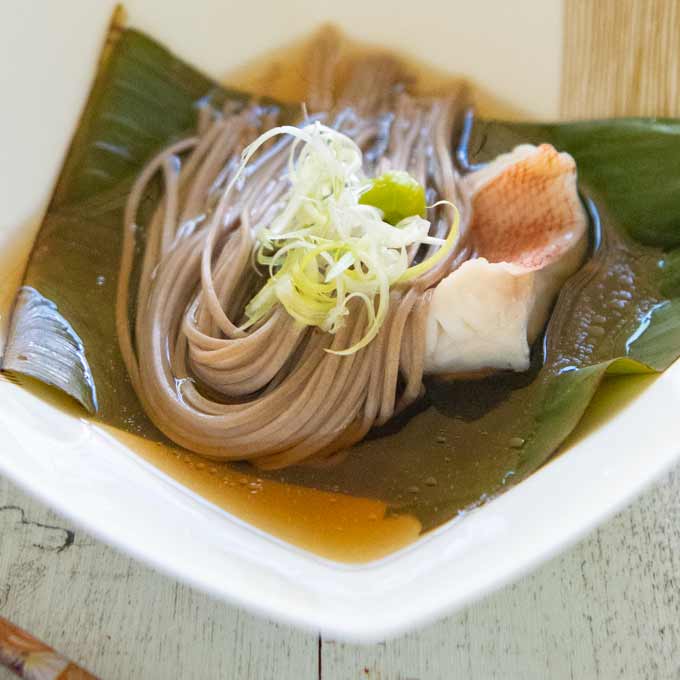 Shinshūmushi (Steamed fish covered with buckwheat noodles)