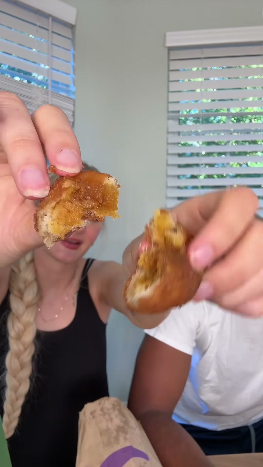 Dulce de Leche Cinnabon Delights Review