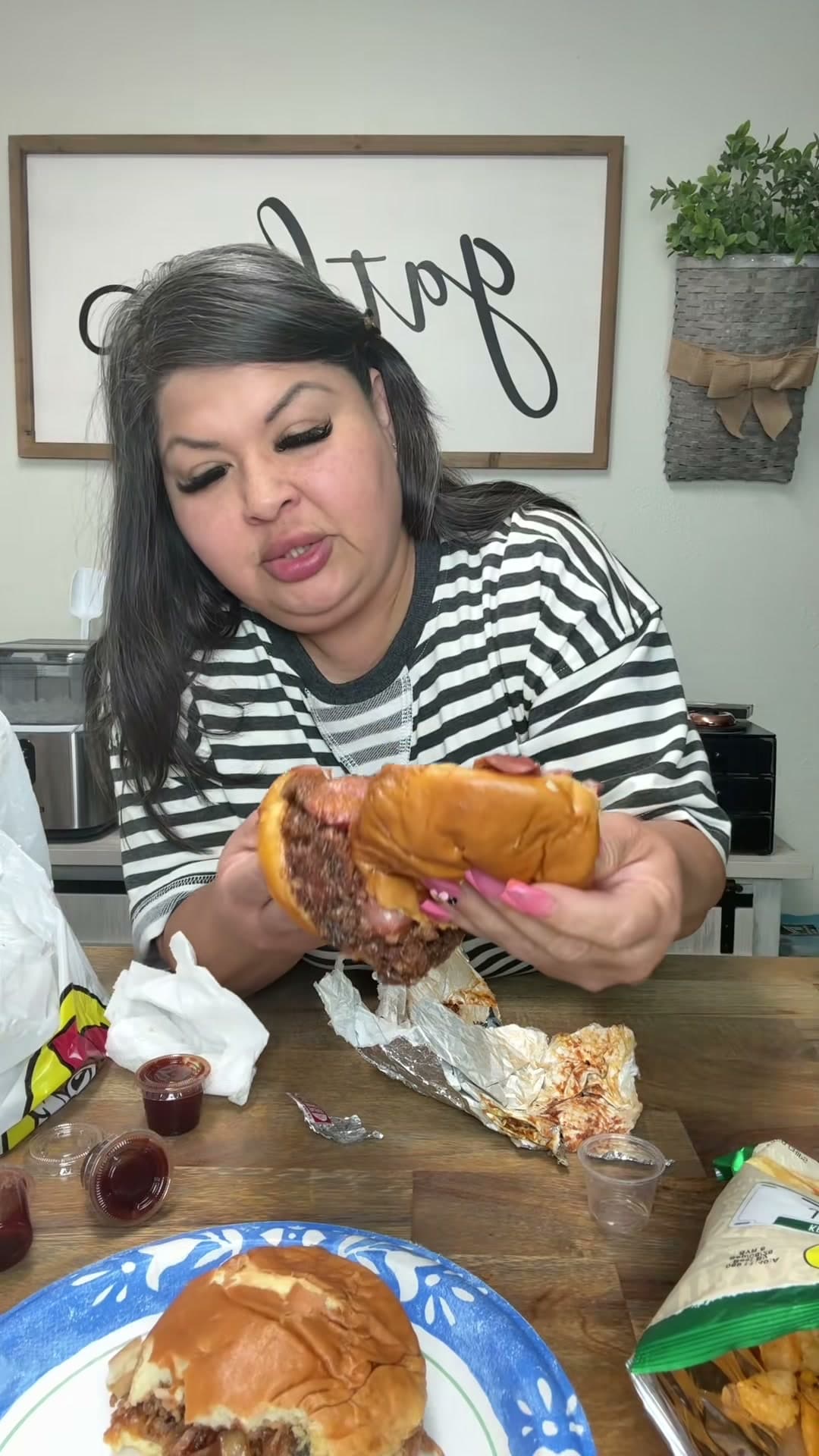Buc-ee's BBQ Sandwich Review