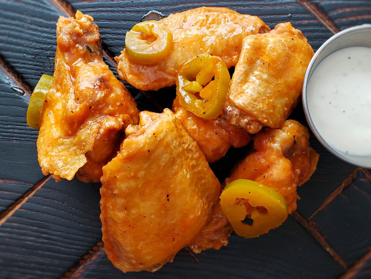 Plucker's Medium Buffalo Wings