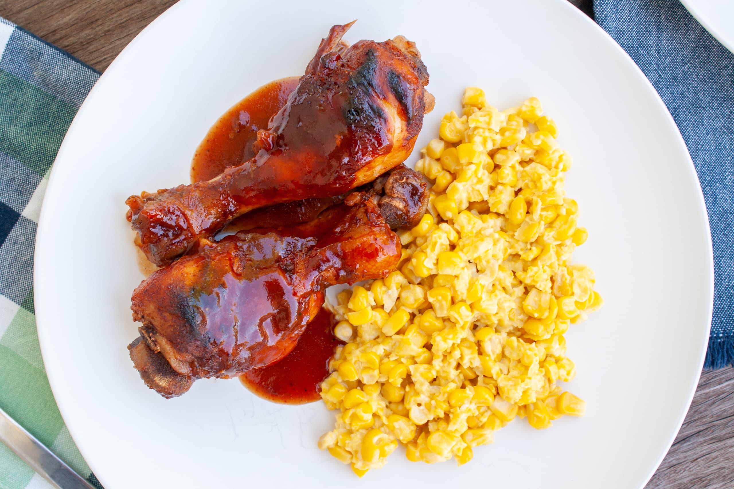 Chicken Drumsticks with Creamed Corn