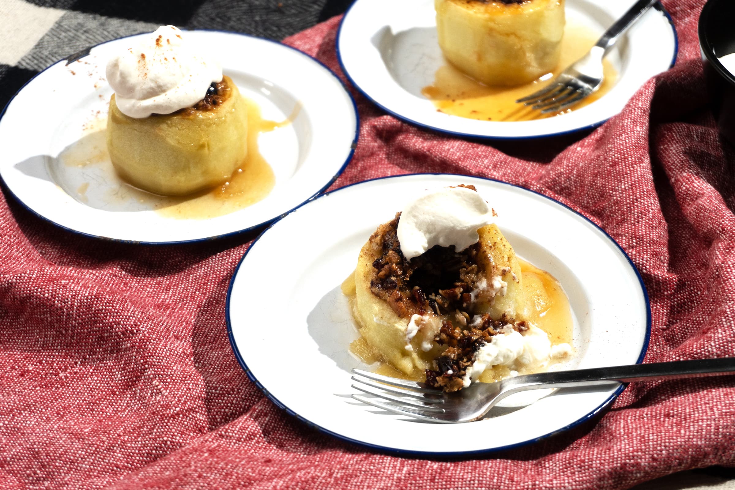 Baked Granny Smith Apples With Pecan Crumble