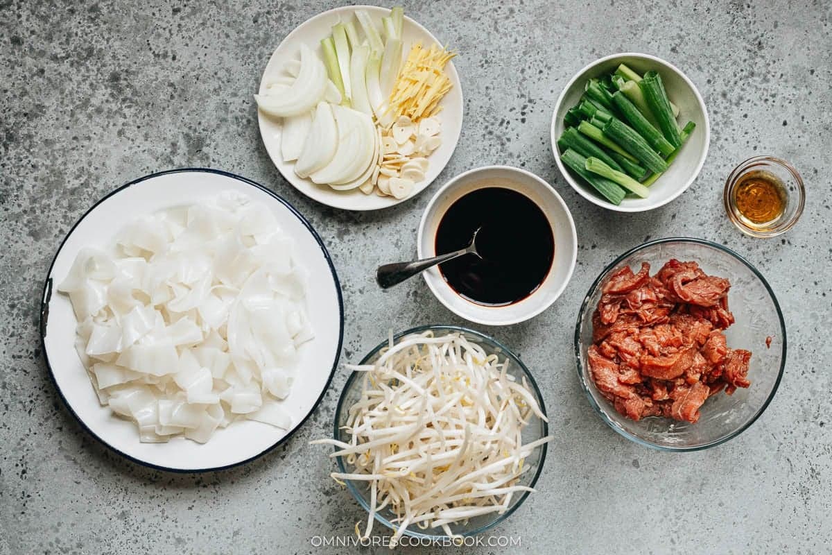 Beef Chow Fun (干炒牛河)