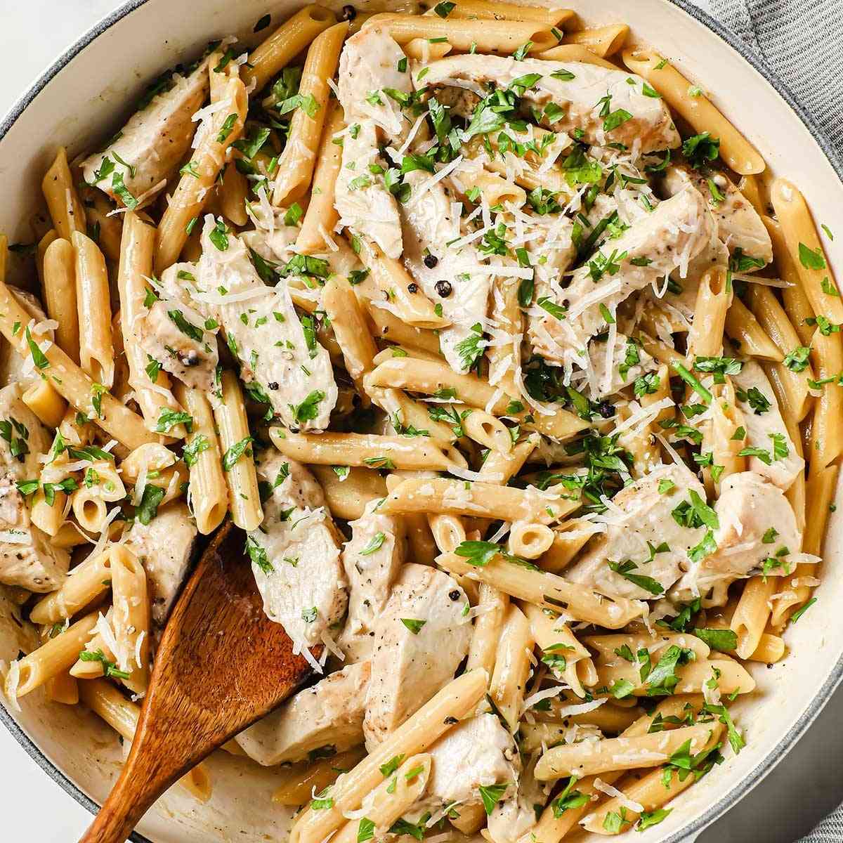 Creamy Garlic Chicken Pasta