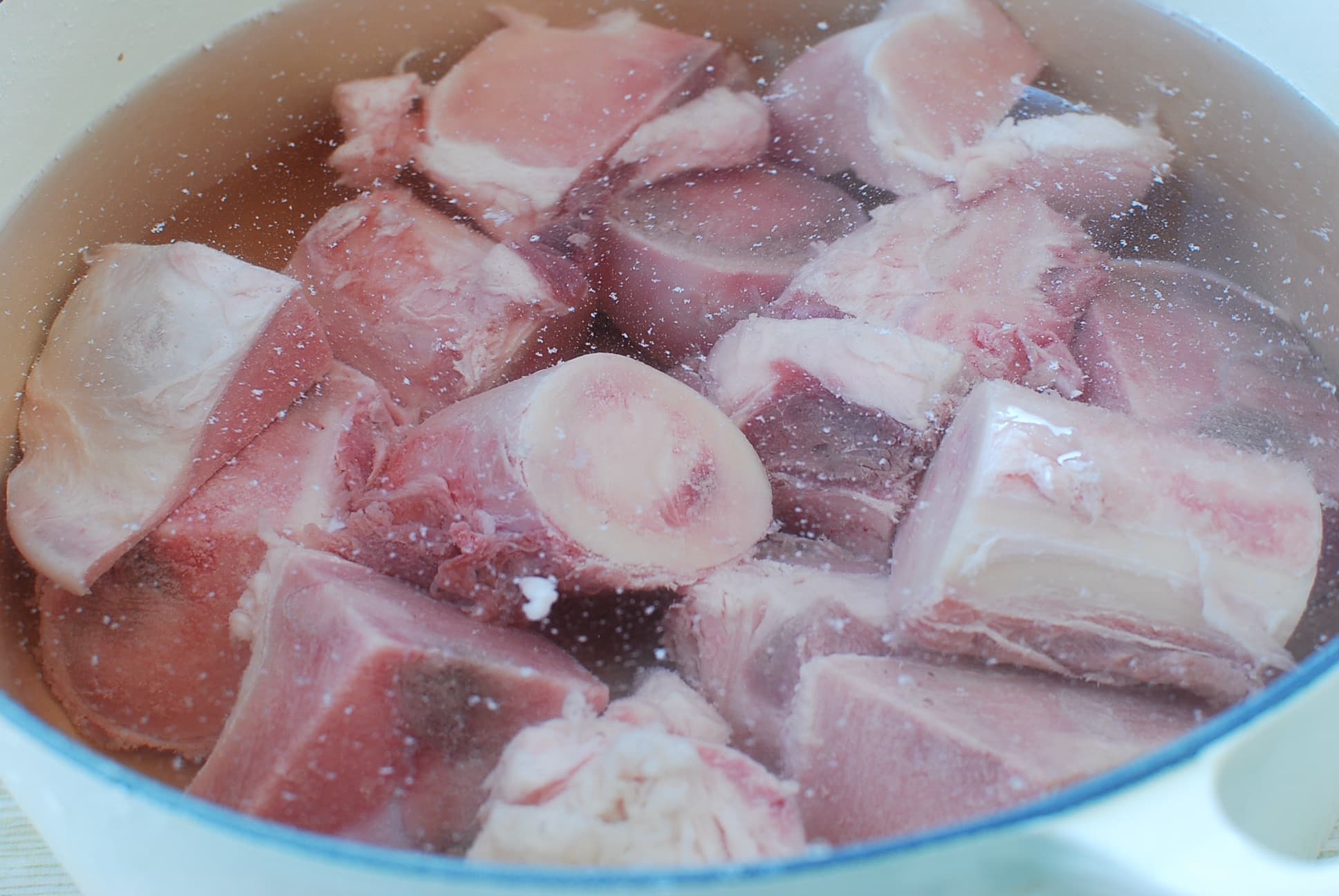 Seolleongtang (Ox bone soup)