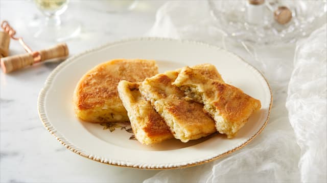 Khachapuri Imeretian (Georgian Flatbread)