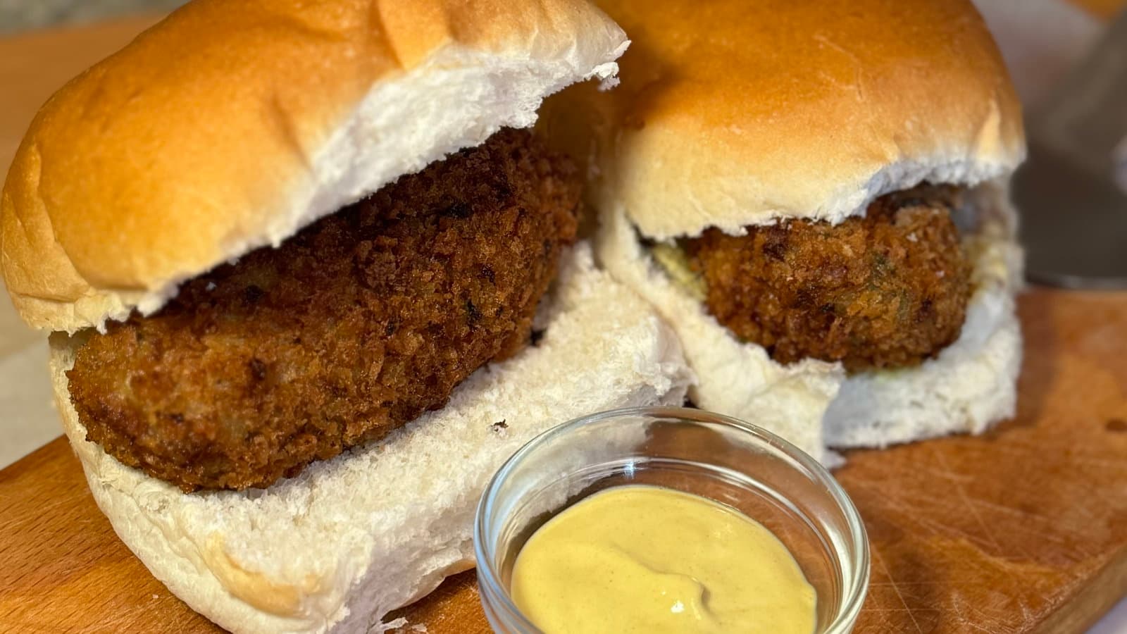 Broodje kroket | Dutch croquette bun