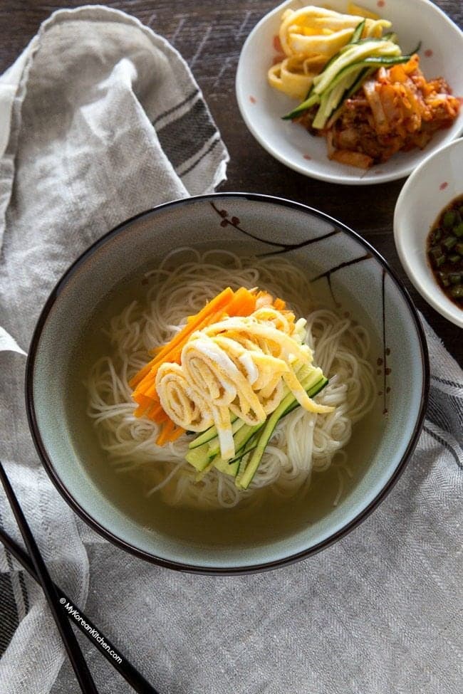 Korean Noodle Soup (Janchi Guksu)