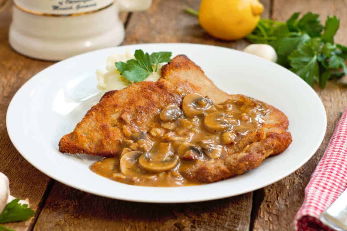 Jägerschnitzel (Hunter's Schnitzel)