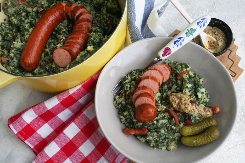 Boerenkool Stamppot met Rookworst en Spekjes / Dutch Curly Kale Mash with Smoked Sausage and Lardons