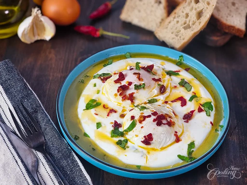 Turkish Poached Eggs with Yogurt - Çılbır
