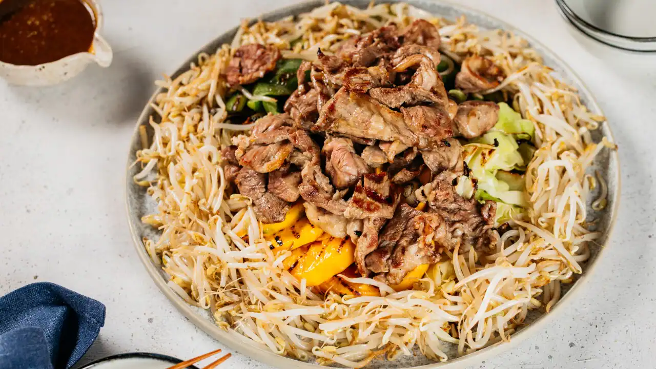 Barbecued lamb shoulder Jingisukan