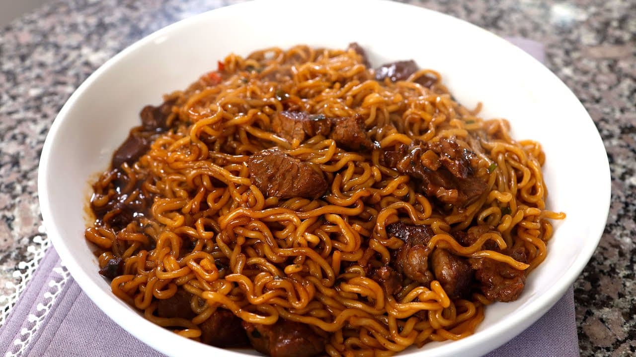 Jjapaguri with Steak (짜파구리)