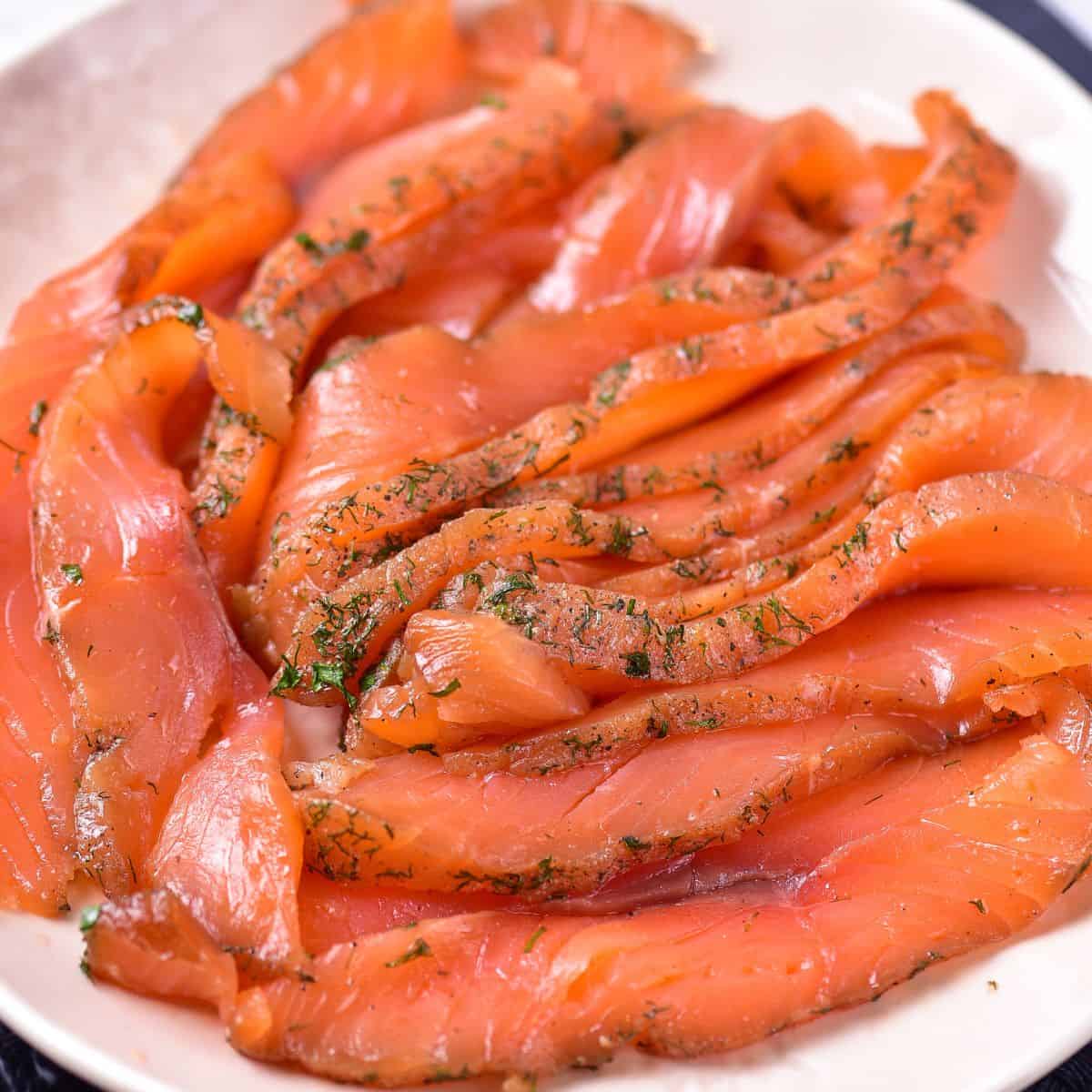 Easy Gravlax Salmon with Dill