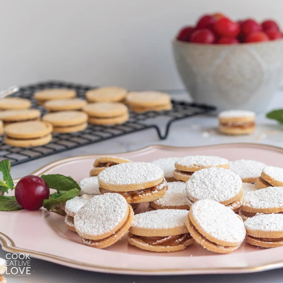 Peruvian Alfajores Recipe (Alfajores Peruanos Receta)