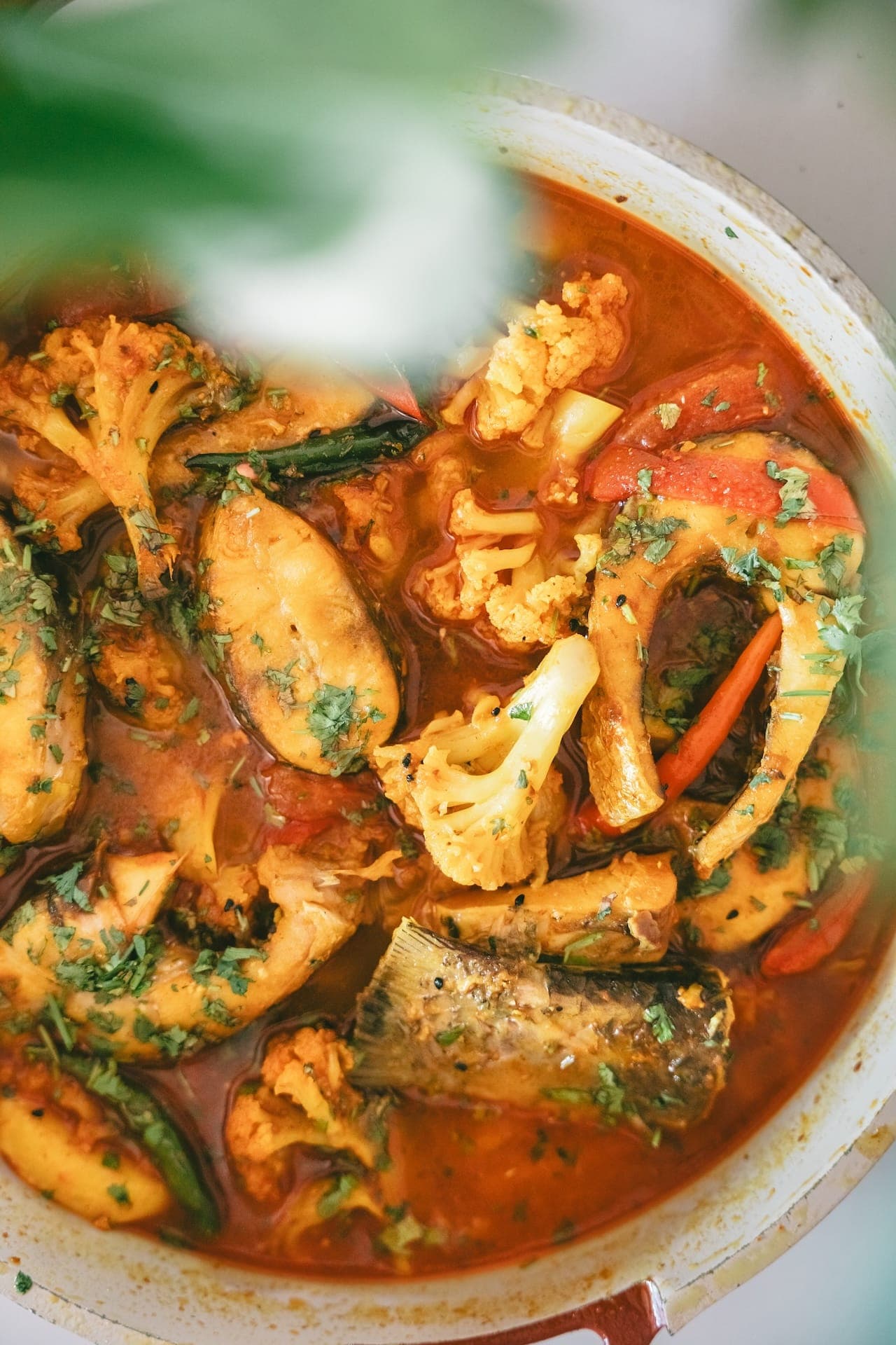 Bengali Fish Curry - Phulkopi Diye Rui Macher Jhol