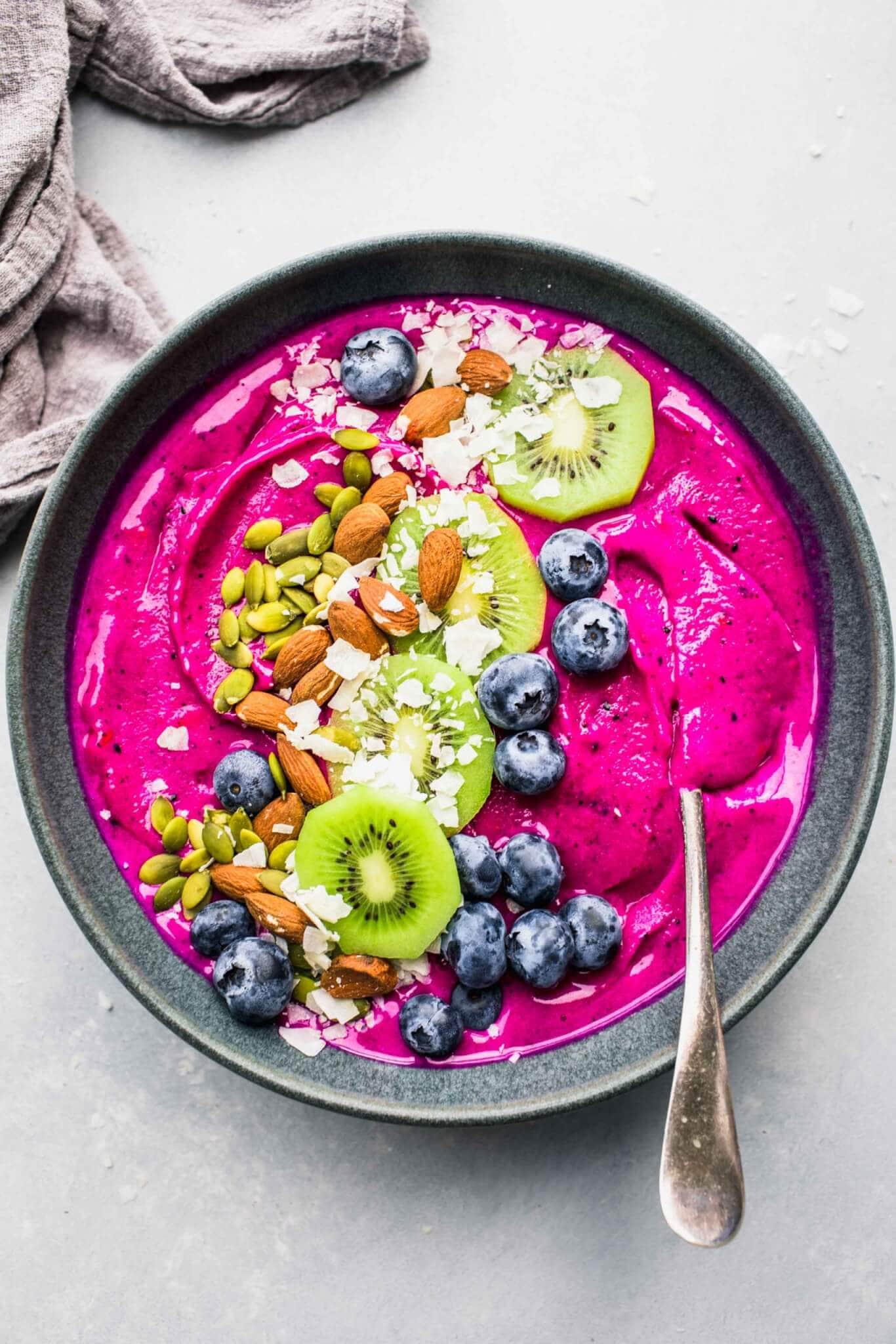 Dragon Fruit Smoothie Bowl