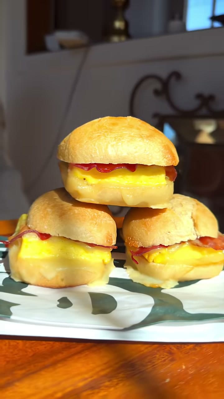 Bacon Gouda and Egg Breakfast Sandwich