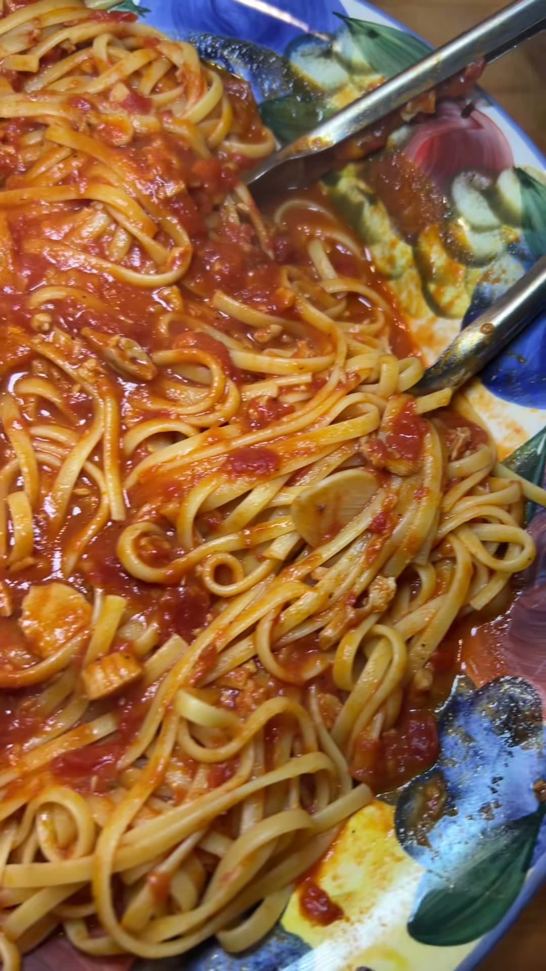 Linguine with Red Clam Sauce