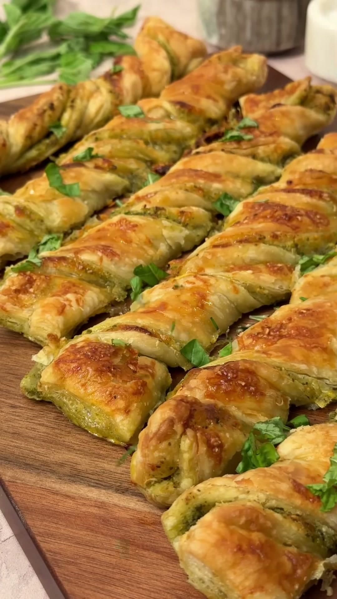 Pesto Puff Pastry Twists