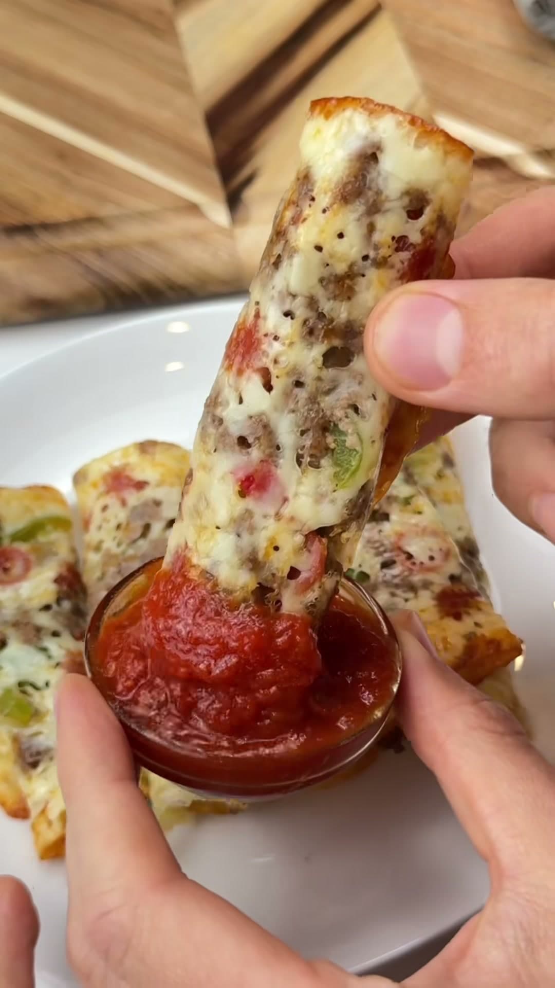 Keto Pizza Roll