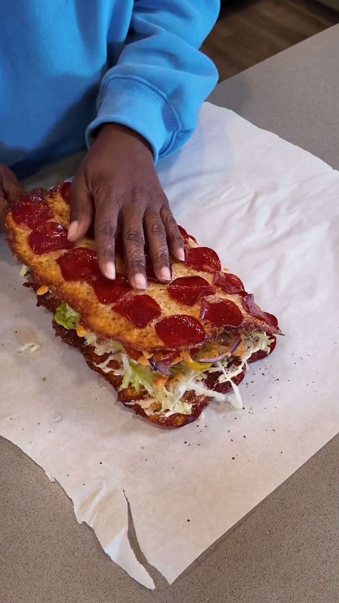 Keto Pepperoni Pizza Sandwich