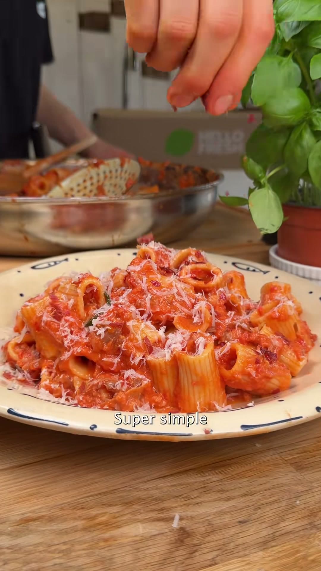 Creamy Prosciutto and Tomato Pasta