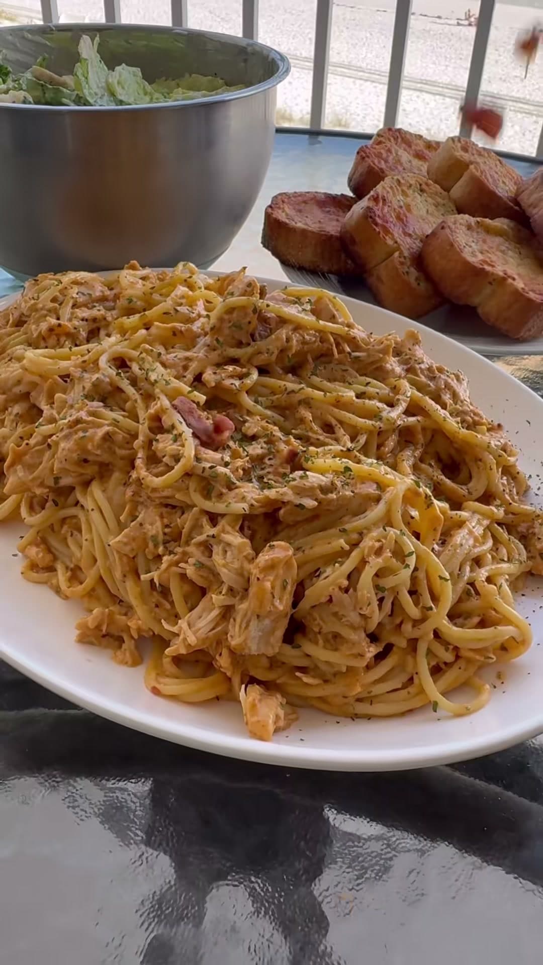 Garlic Parmesan Chicken Spaghetti