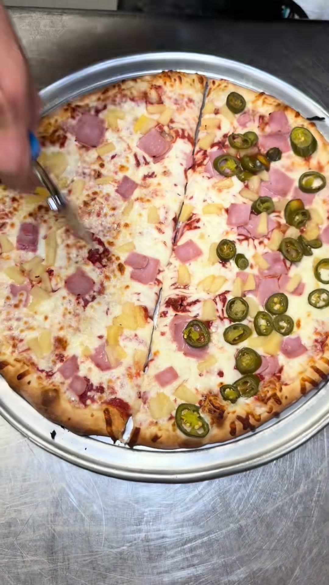 Hawaiian Pizza with Jalapeños