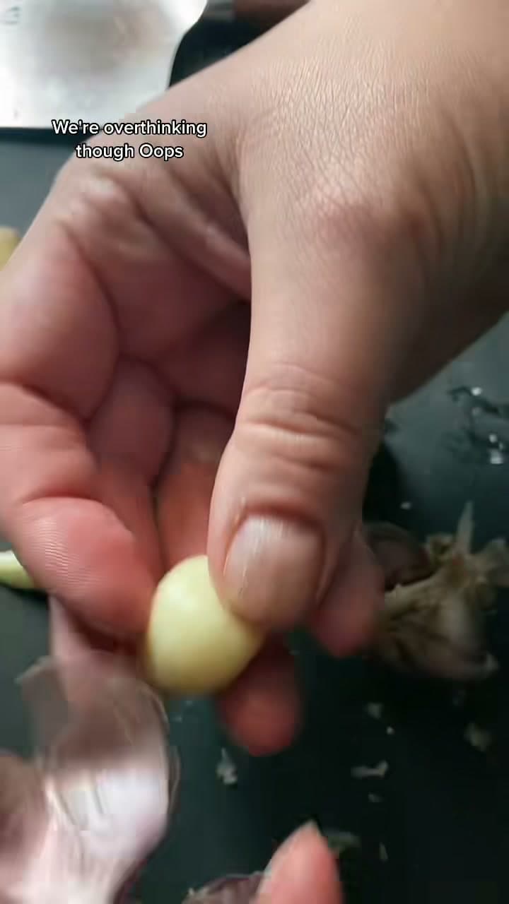Easy Peel Garlic