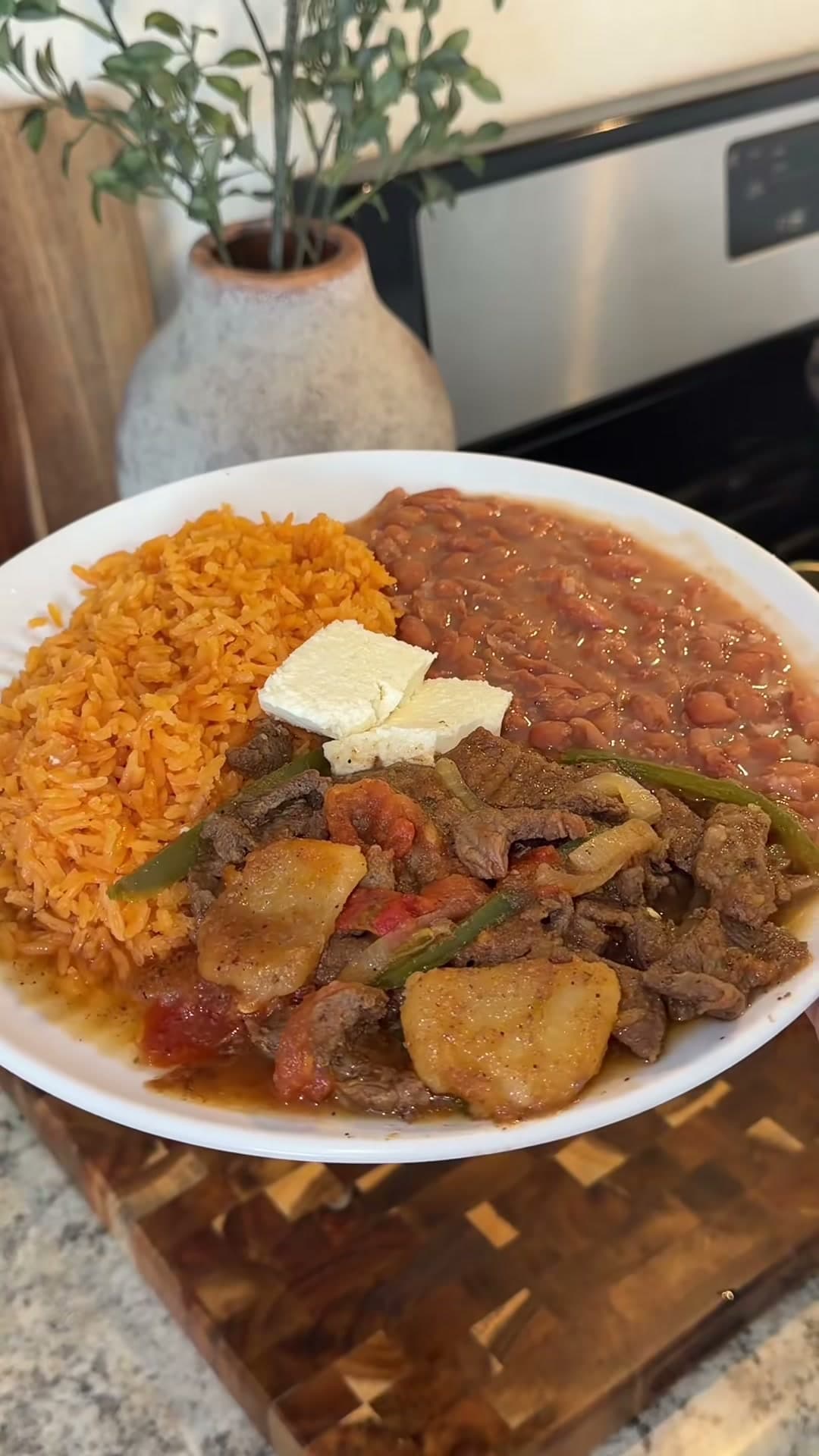 Mexican-Style Steak and Potatoes (Bistec con Papas)