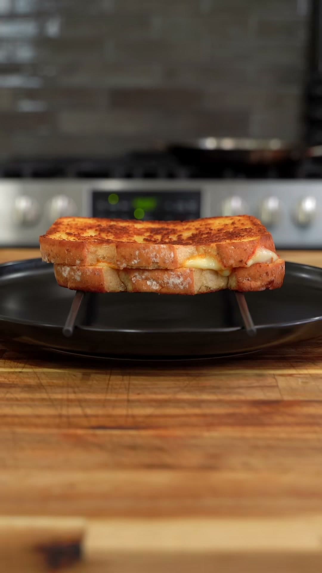 Grilled Cheese Crispiness Hack