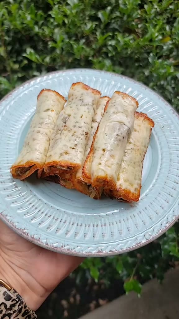 Philly Cheesesteak Rollups