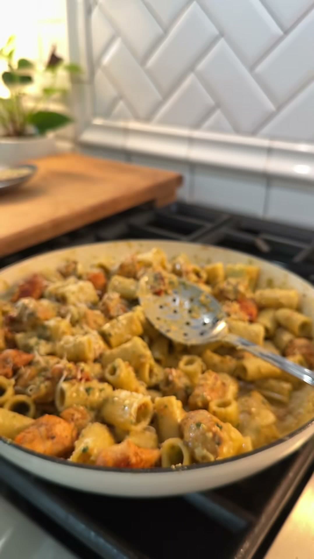 Creamy Pesto Chicken Rigatoni